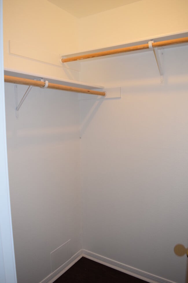 Building Photo - 933 Ramblewood St