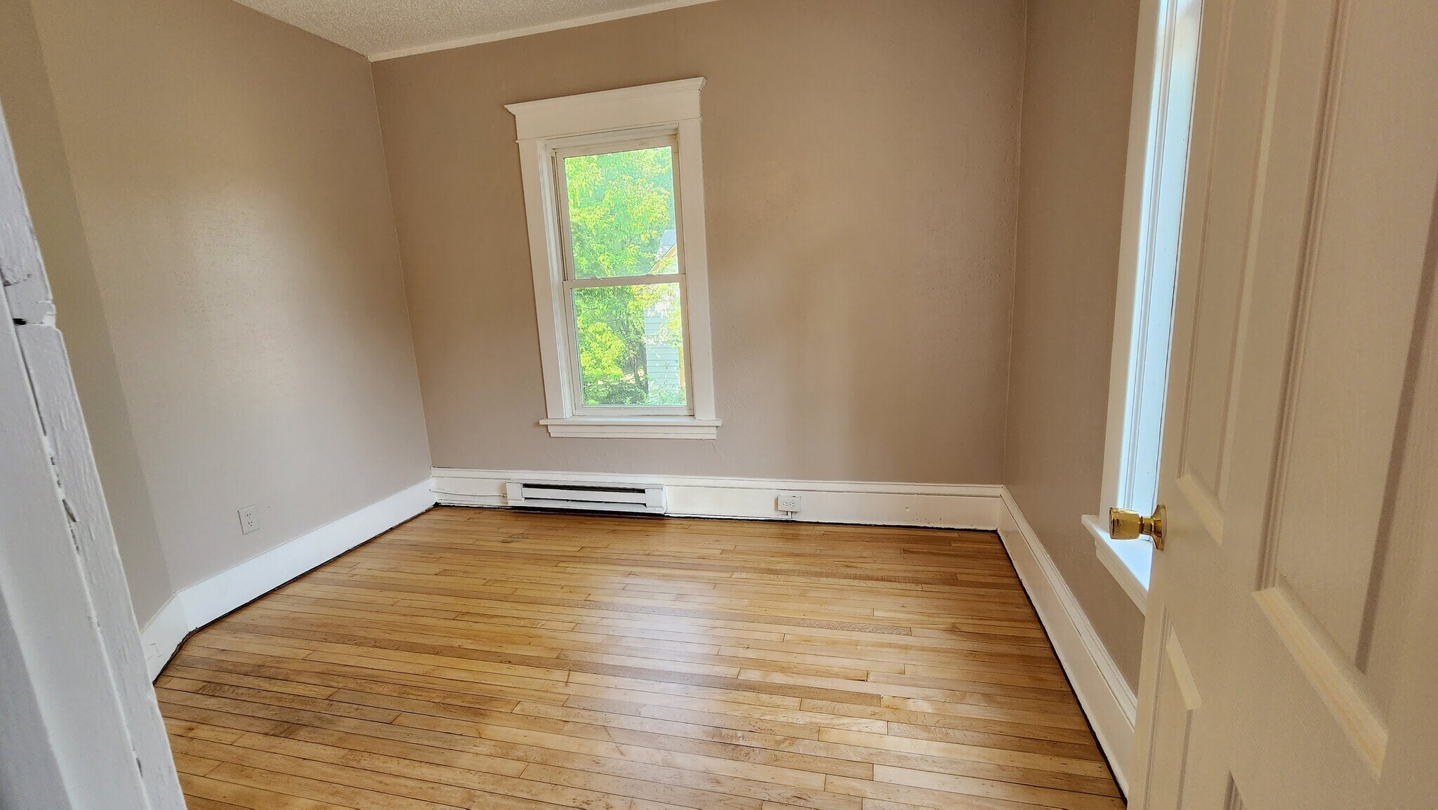 Front bedroom - 1422 26th Ave N