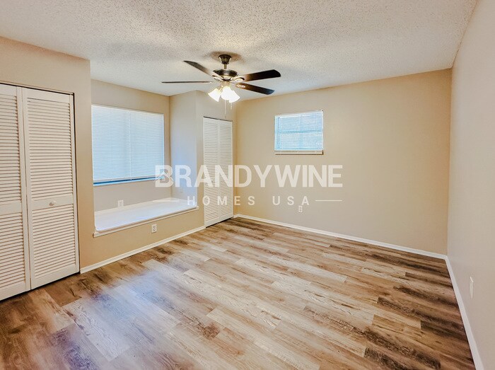 Building Photo - 3436 Woodland Dr