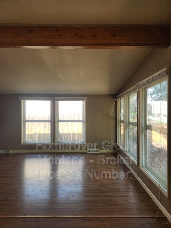 Building Photo - 1809 Defoe St