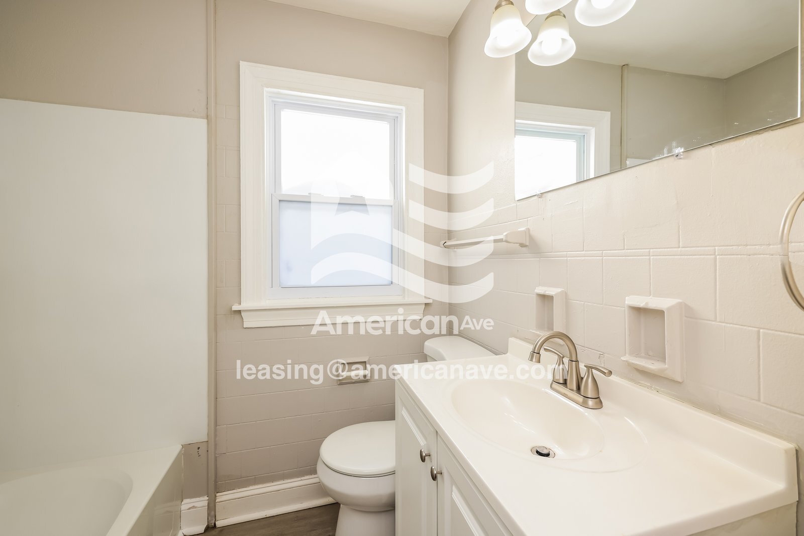 Building Photo - 4204 Sylvan Dr