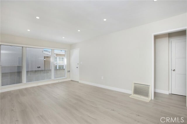 Building Photo - 10419 Floral Dr