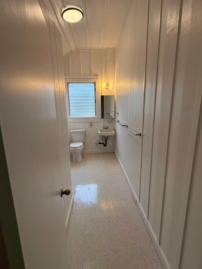 Building Photo - 1222 15th Ave