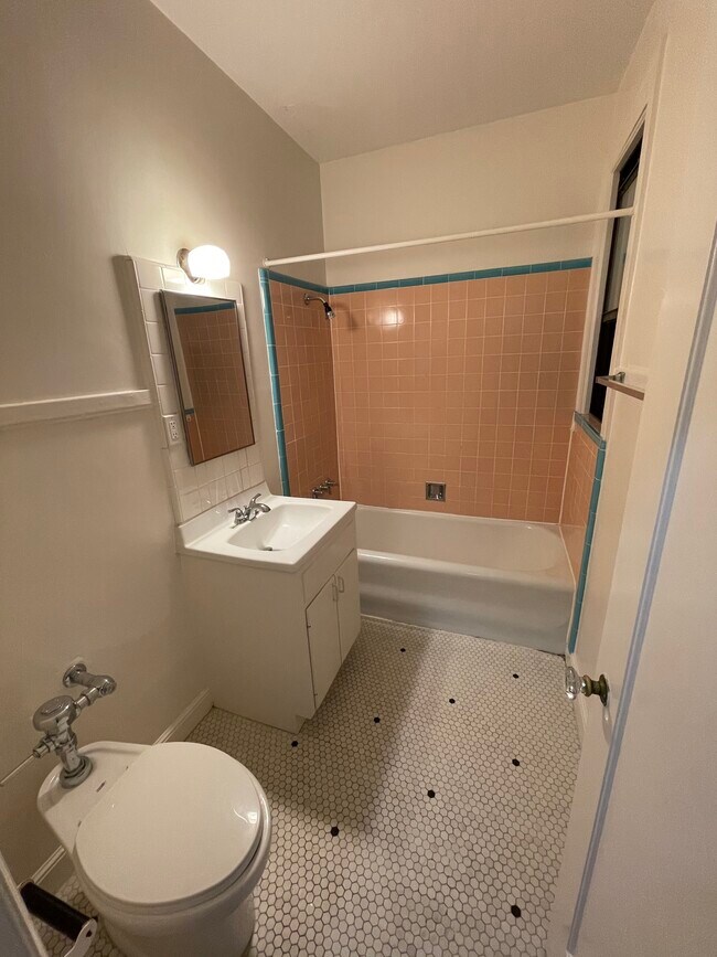Building Photo - 251 Parnassus Ave