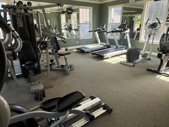 Building Photo - 600 Trellis Square