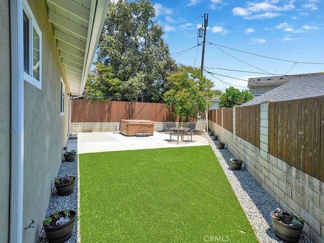 Building Photo - 34801 Calle Del Sol
