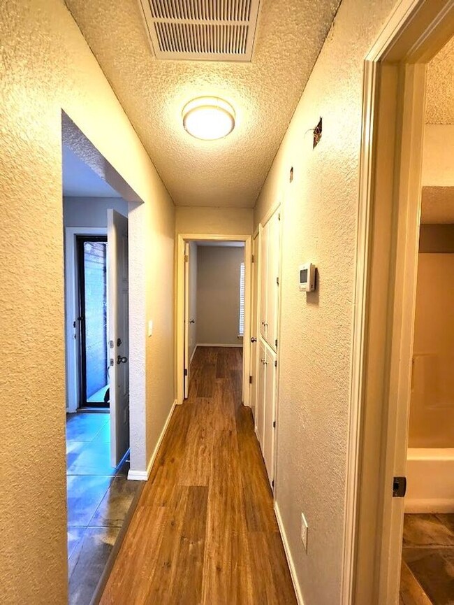 Building Photo - 3 Bed 2 Bath Home-Choctaw Trails Sec I Addition