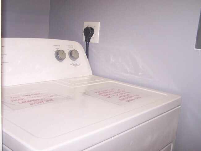 Building Photo - 10372 Fox Trail Rd S