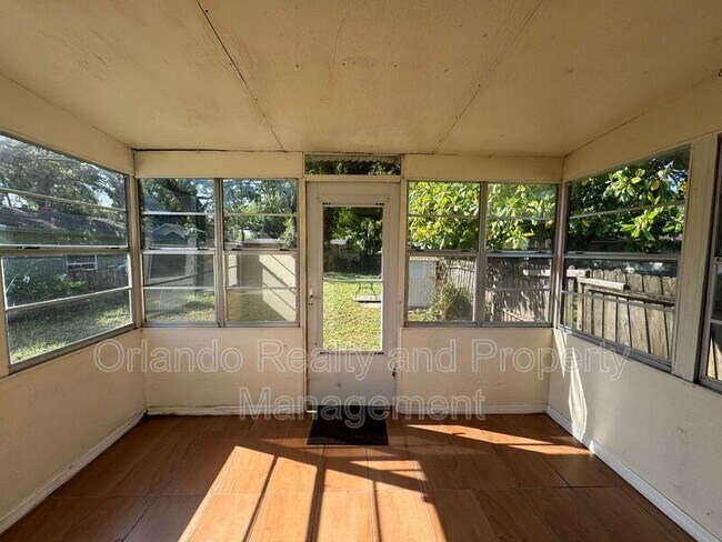 Building Photo - 636 Columbia St