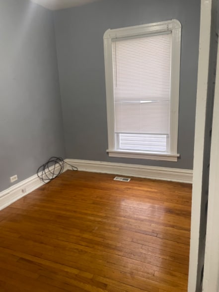 Building Photo - 7642 S Eggleston Ave