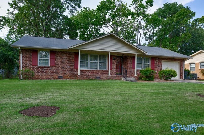 Building Photo - 2320 Rodgers Dr NE