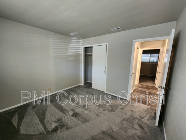 Building Photo - 6132 Hidden Cove