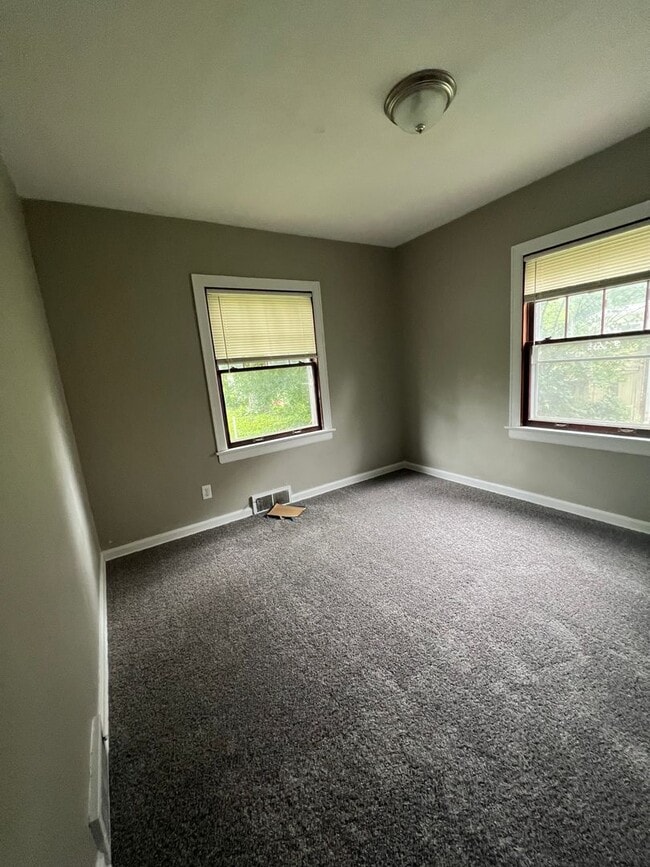 Building Photo - 1704 Farnam St