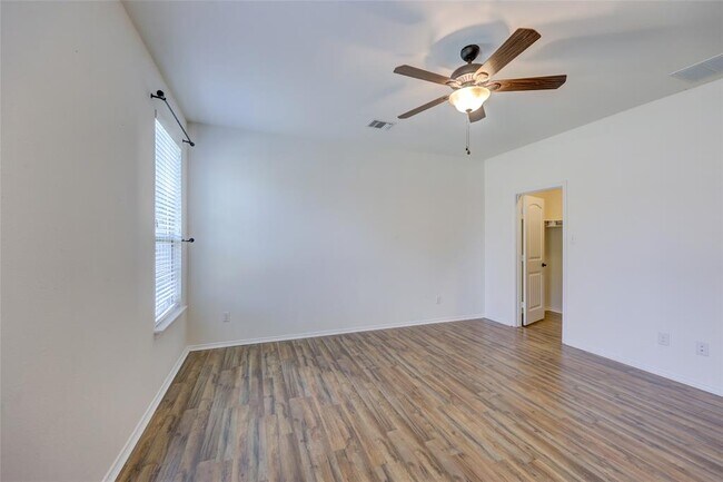Building Photo - 841 Water Hyacinth Loop