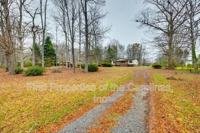 Building Photo - 128 Summerglen Dr.