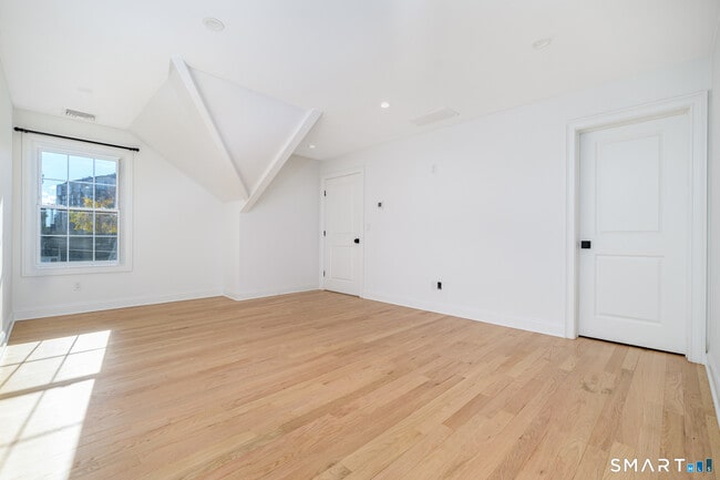 Building Photo - 159 Grove St