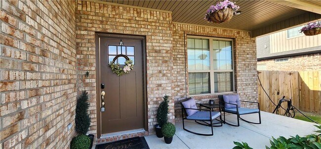 Building Photo - 1001 W Ashmore Landing Loop