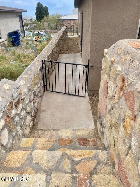 Building Photo - 2631 Idalia Ave