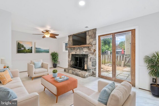 Building Photo - 9652 Marston Ln