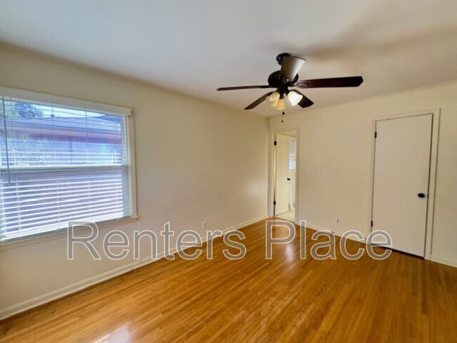 Building Photo - 5637 S Yorktown Pl