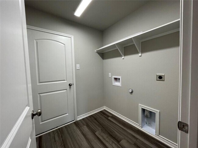 Building Photo - 806 Hollyhock Dr