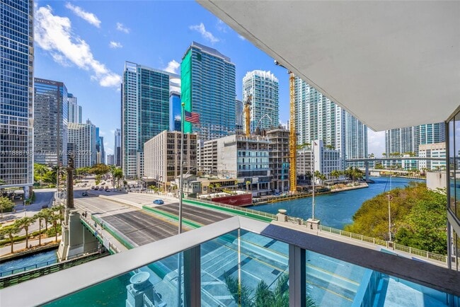Building Photo - 200 Biscayne Blvd Way