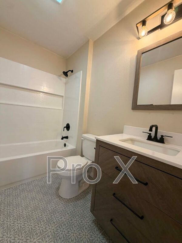 Building Photo - 2809 N Chandler Ave