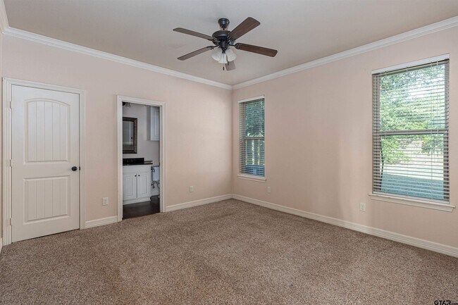 Building Photo - 3009 Santa Elena Dr
