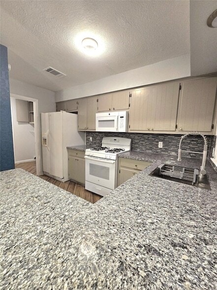 Building Photo - 1417 Hyridge Cir