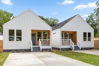 Building Photo - 6832 Morrow St