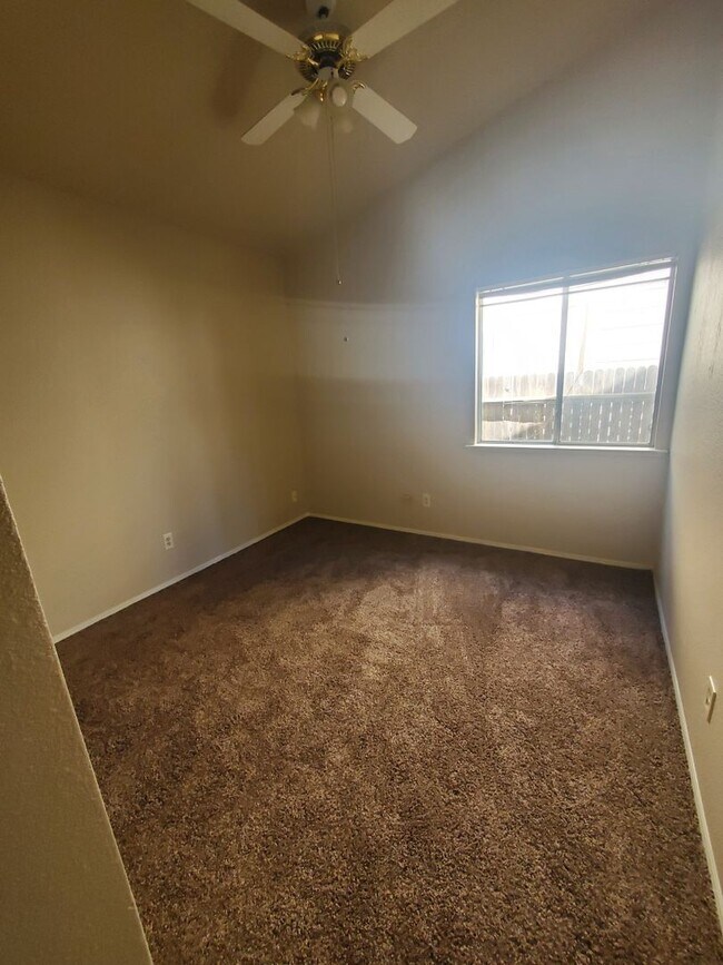 Building Photo - All Cleaned Up!