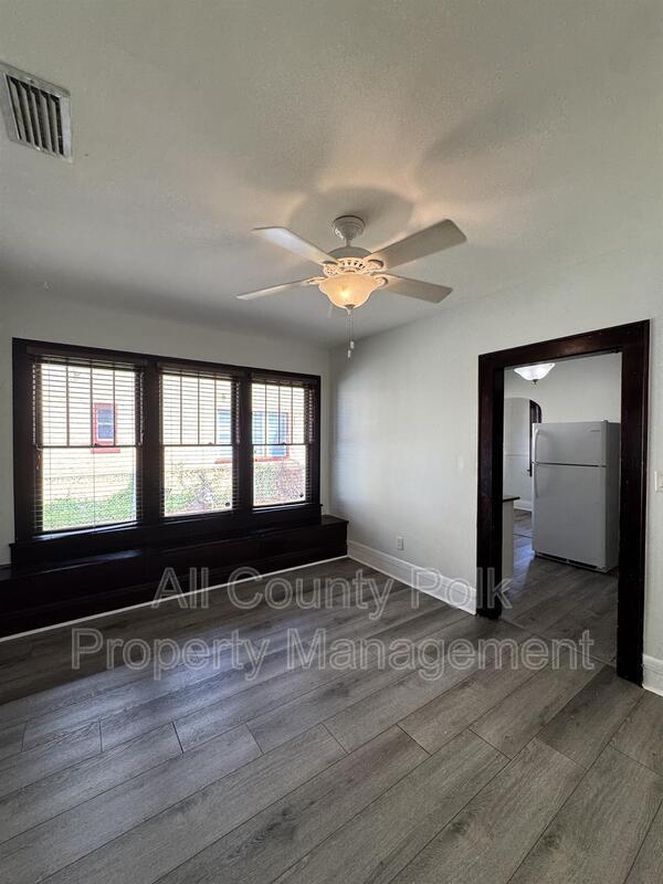 Building Photo - 202 W Belmar St