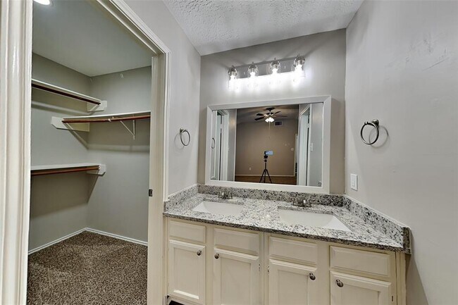 Building Photo - 19011 Keyturn Ln