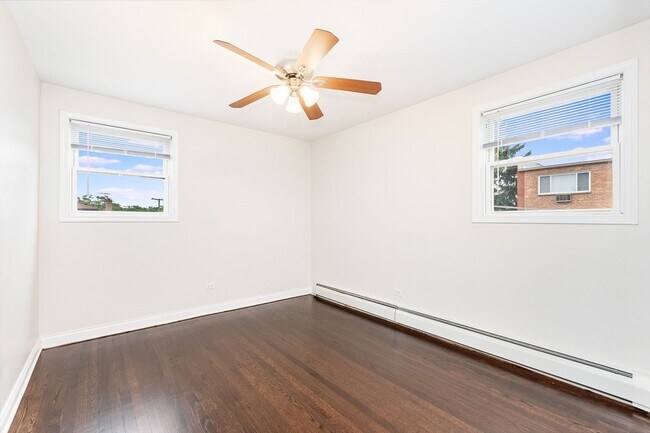 Building Photo - Charming 2-bedroom Condo in Skokie