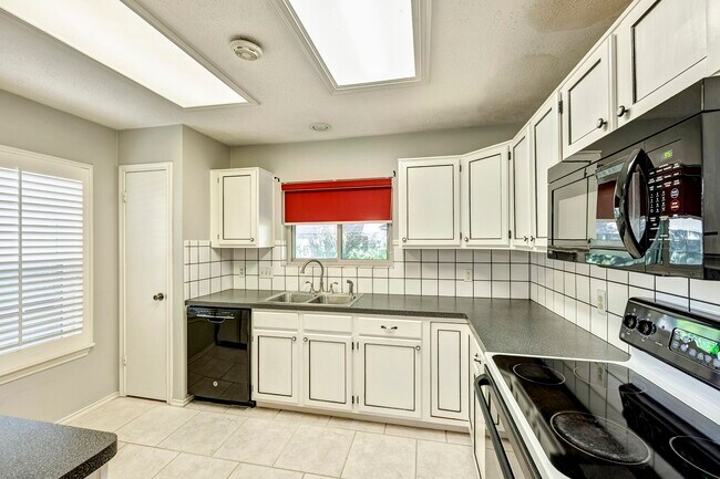 Building Photo - 13034 Alston Rd