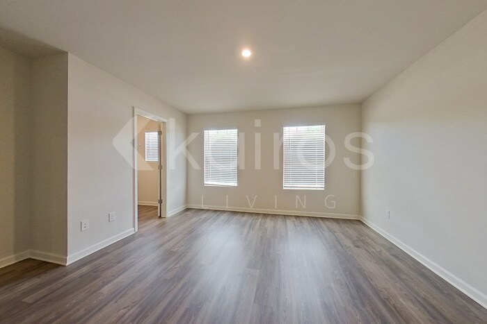 Building Photo - 329 Ironwood Ct