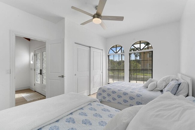 Building Photo - 150 Lucina Dr