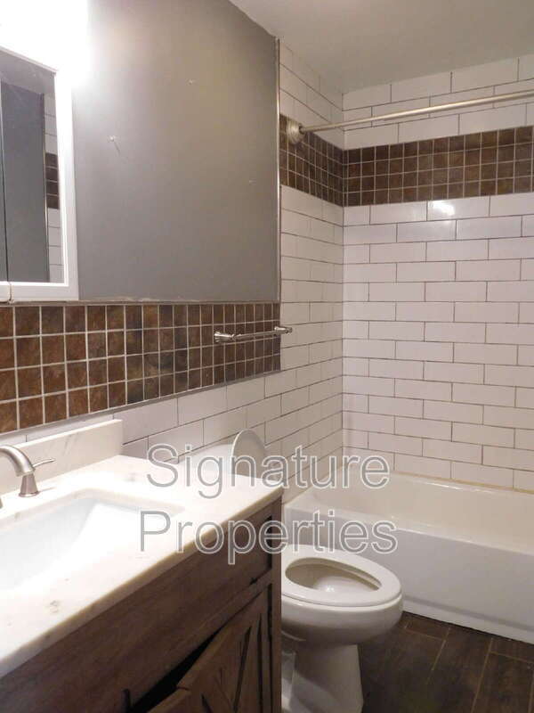 Building Photo - 13420 Crest Cir