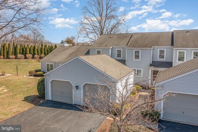 Building Photo - 407 Cambridge Ct