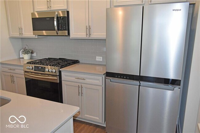 Building Photo - 874 Kinzer Ave