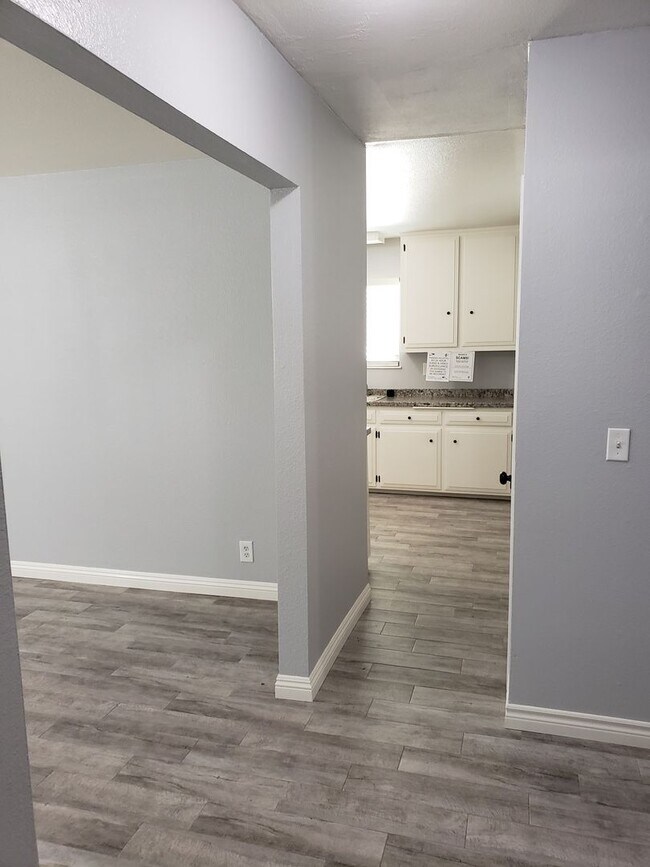 Building Photo - Single Family Residence Located on The Mesa