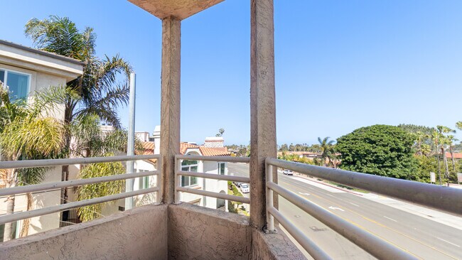 Building Photo - Villa Temecula Apartments