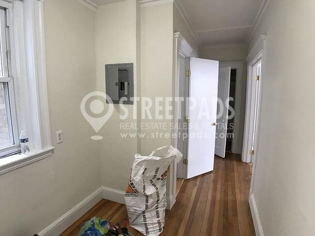 Building Photo - 1 bedroom in Boston MA 02215