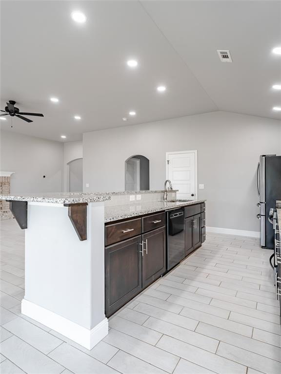 Building Photo - 910 Redfree Dr