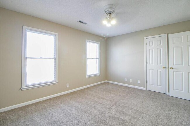 Building Photo - 3417 E Henderson Way