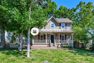 Building Photo - 4 Bedroom Pet-Friendly Home in Nashville, TN with Main Street Renewal