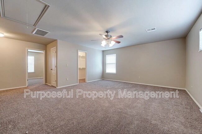 Building Photo - 615 W Shadow Ridge Way