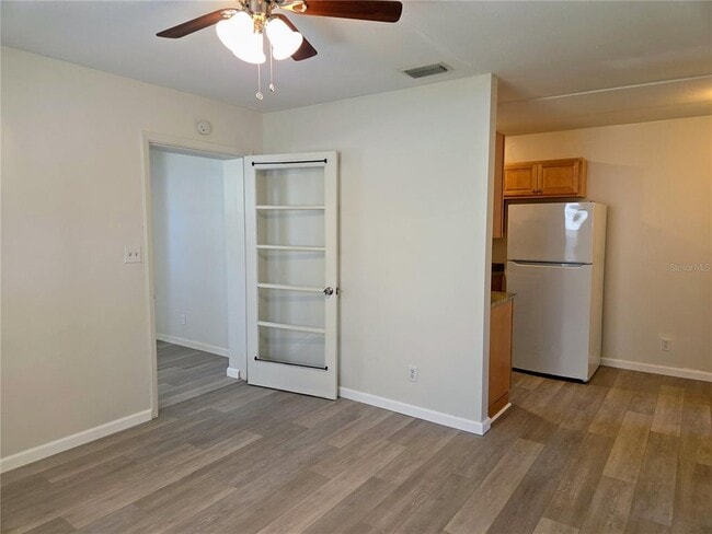 Building Photo - 5616 27th Ave S