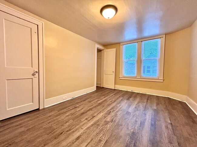 Building Photo - Three Bedroom Home in Northeast Grand Rapids