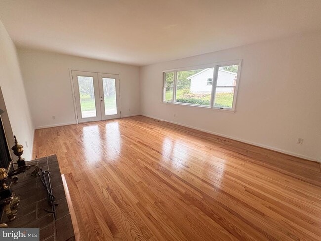 Building Photo - 2710 Academy Dr